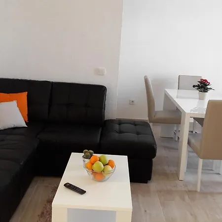 Apartment Sidro *